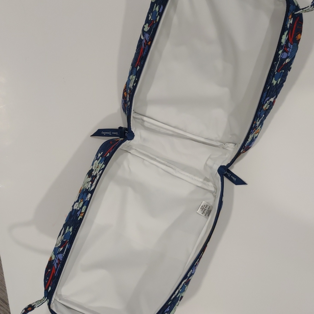 VERA BRADLEY LIGHTEN  UP LUNCH BAG - Picture 3 of 3